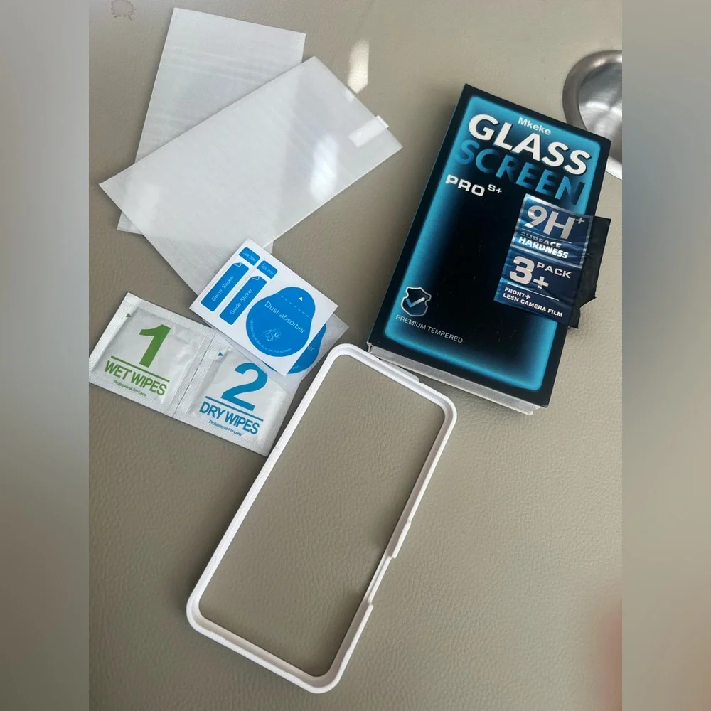 iPhone 13 screen protector 2 pack -tempered glass